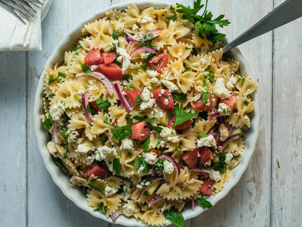 Picnic Perfect Pasta Salad - Siriusly Hungry